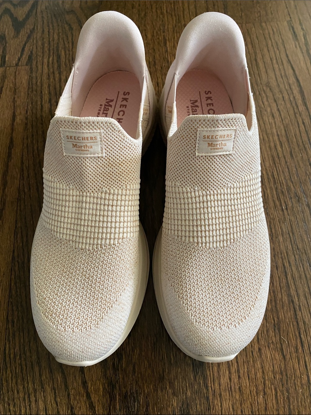 Skechers Slip-On Knit Sneakers in Cream with Pink Insole, new without tags